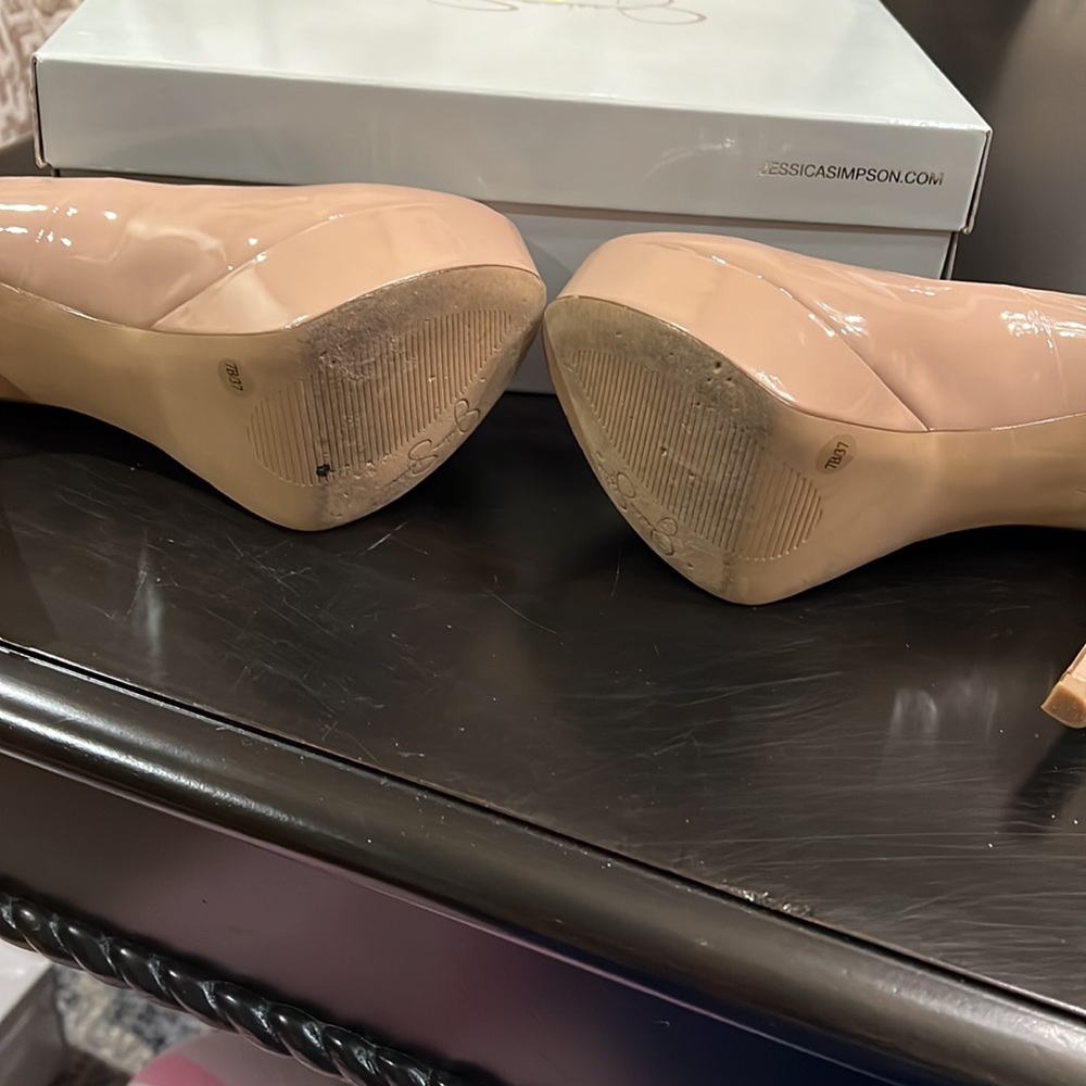 Jessica Simpson Nude Patent Heels - Picture 6 of 7